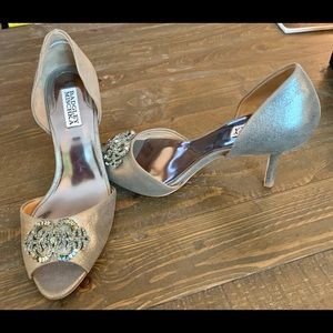 Badgley Mishka size 9.5 pewter metallic shoes